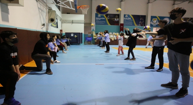 Şanlıurfa’da gençler spor kurslarında eğitim görüyor
