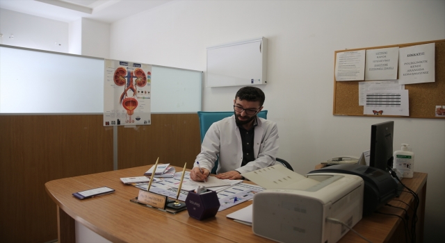 Nadir görülen kanserli kitleden ameliyatla kurtulan hasta literatüre girecek 