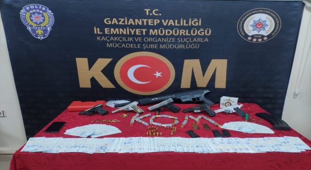 Gaziantep’te piyasaya sahte para sürdükleri iddiasıyla 2 şüpheli yakalandı