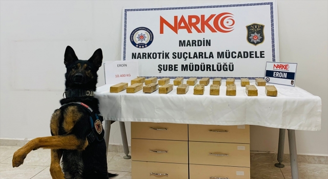 Mardin’de bir aracın yedek lastiğine gizlenmiş 10 kilo 400 gram eroin ele geçirildi