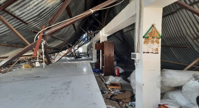 Adıyaman’da tekstil işletmesinin çatısı kar nedeniyle çöktü