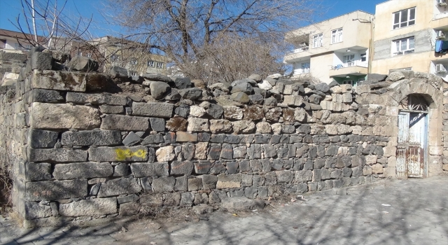 Şanlıurfa’da kaçak kazı yapan 4 kişi suçüstü yakalandı