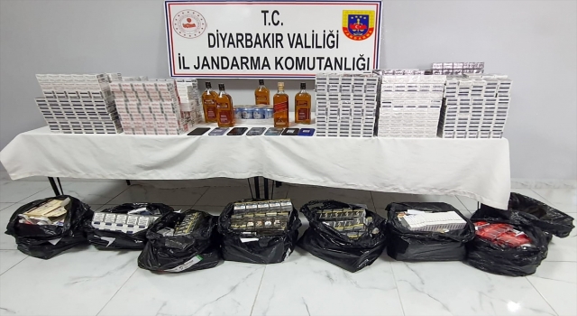 Diyarbakır’da kaçak sigara, cep telefonu ve içki ele geçirildi 