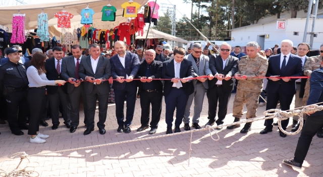 Polateli’nde kurulan halk pazarının açılışı yapıldı