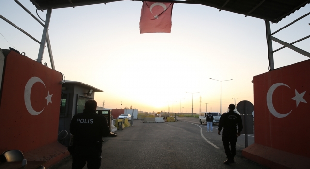 Mardin’de polis ekipleri ilk iftarlarını görevlerinin başında açtı