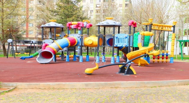 Diyarbakır sokaklarına çocuk oyun grupları yerleştirildi