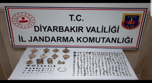 Diyarbakır’da tarihi eser niteliğinde olduğu değerlendirilen 420 sikke ele geçirildi