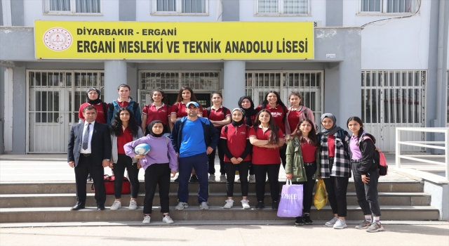 Diyarbakırlı kızlar ragbiye gönül verdi, Türkiye şampiyonu oldu