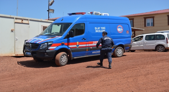 Gaziantep’te devrilen iş makinesinin altında kalan operatör öldü