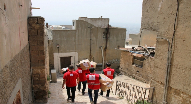 Mardin’de 120 öğrenciye bayramlık giysi yardımı yapıldı