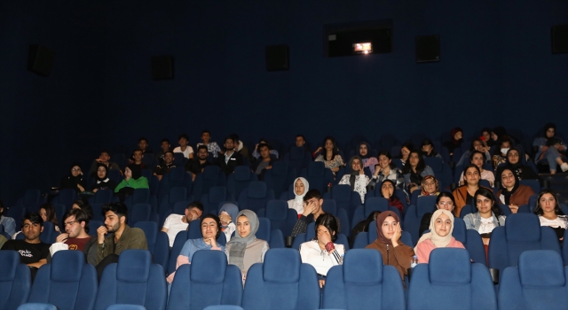 Diyarbakır Büyükşehir Belediyesinden öğrenciler için sinema etkinliği