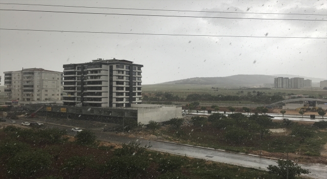 Gaziantep’te sağanak ve dolu yağışı hayatı olumsuz etkiledi