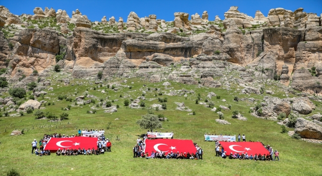 Diyarbakır’da Türk bayraklarıyla ”Gençlik Yürüyüşü” yapıldı