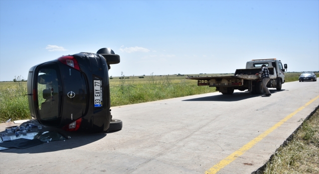 Şanlıurfa’da şarampole devrilen otomobildeki 2 kişiden biri öldü