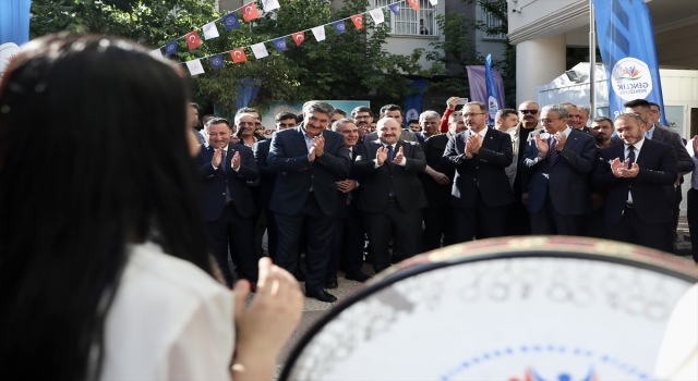 Bakanlar Varank ve Kasapoğlu, Diyarbakır’da gençlerle basketbol oynadı