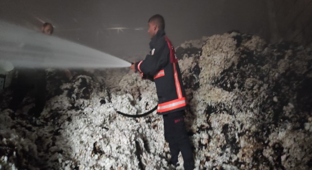 Şanlıurfa’da Pamuk Fabrikası Yandı