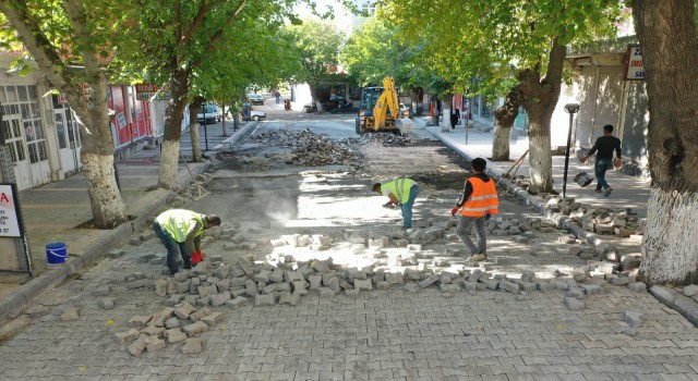 Büyükşehir Belediyesi’nden Hilvan Ve Siverek’te Üst Yapı Çalışması