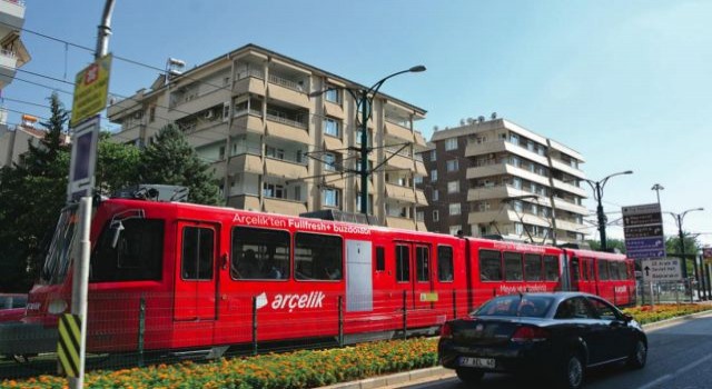 Urfalı Yaşlı Adama Tramvay Çarptı