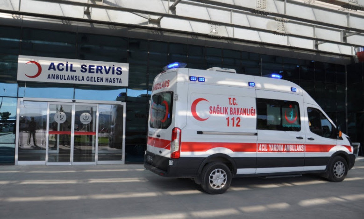 Şanlıurfa'da motosiklet devrildi: 2 yaralı