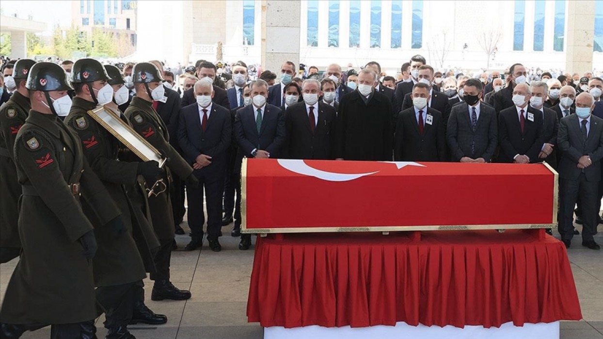 Eski başbakanlardan Yıldırım Akbulut son yolculuğuna uğurlandı