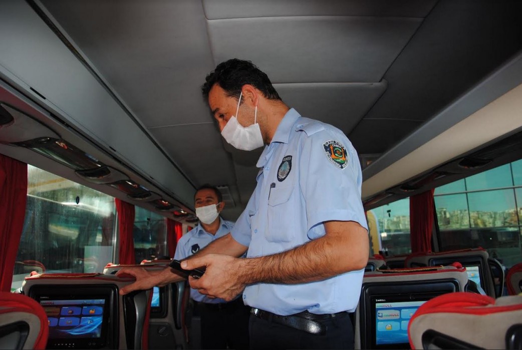 Büyükşehir zabıtadan otogarda aşı kartı ve pcr testi