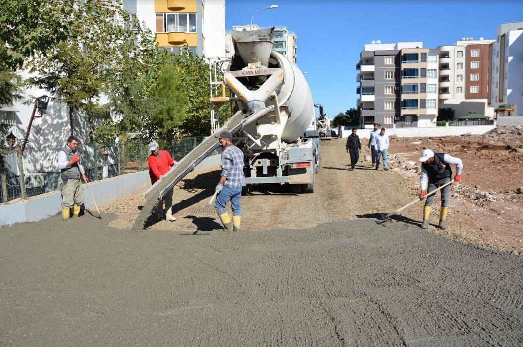 Yeni yerleşim alanlarında yol çalışmaları sürüyor