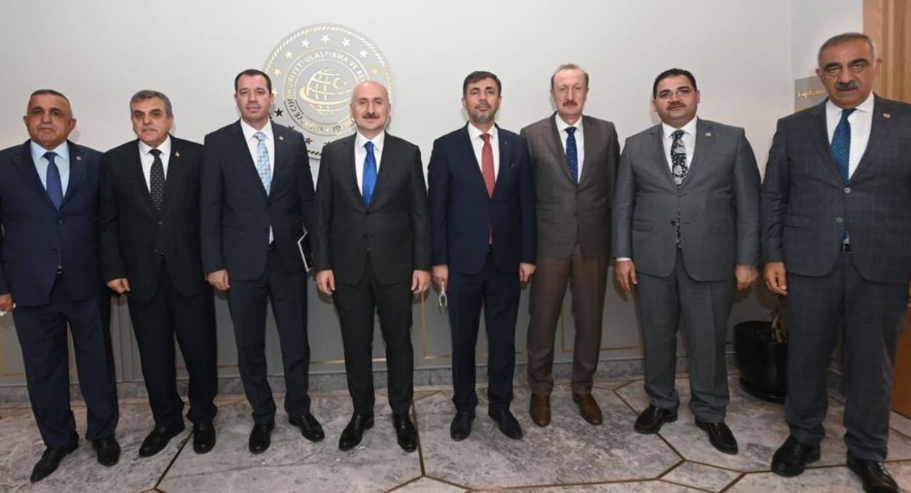 Urfa’nın Ulaşım Sorunları Yine Bakan Karaismailoğlu’na İletildi
