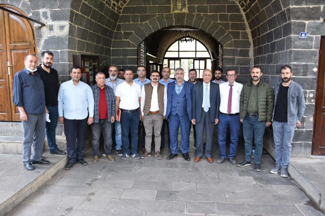 Başkan Vekili Özeyranlı hayvan pazarı esnafını ziyaret etti