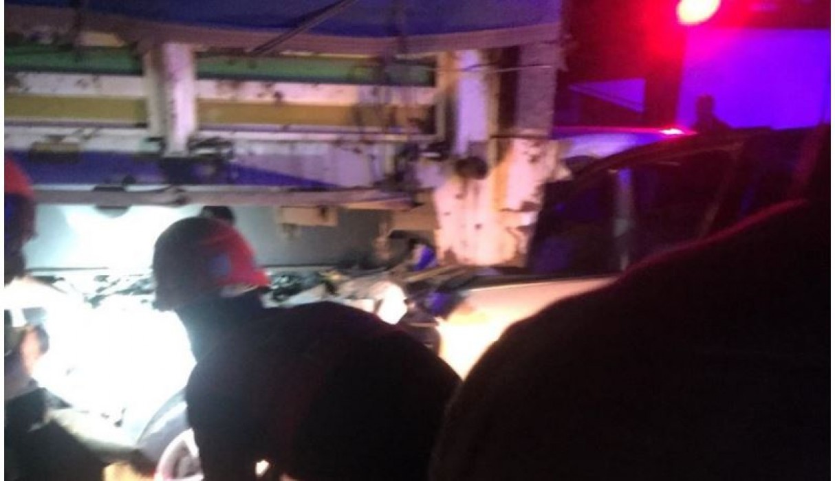 Otomobil TIR’ın Altına Girdi: 1 Ölü, 1 Yaralı