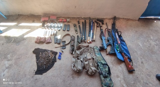 Şanlıurfa’da garaj duvarı içindeki boruya gizlenmiş silah ve mermi ele geçirildi