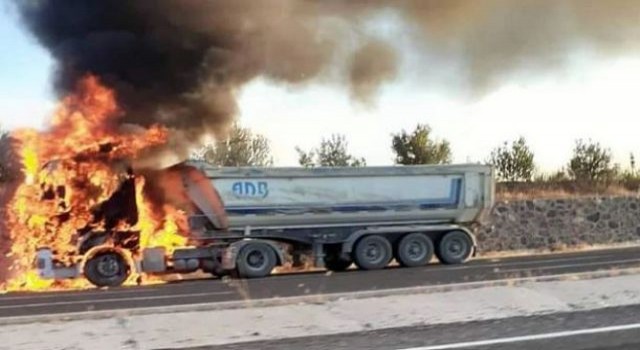 TIR Alevlere Teslim Oldu