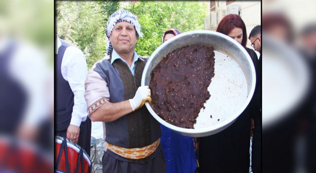 Çiğköfte Makinesinden Rekor Denemesi !