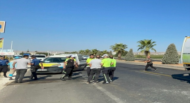 Şanlıurfa'da otobüse çarpan otomobildeki 2 kişi öldü