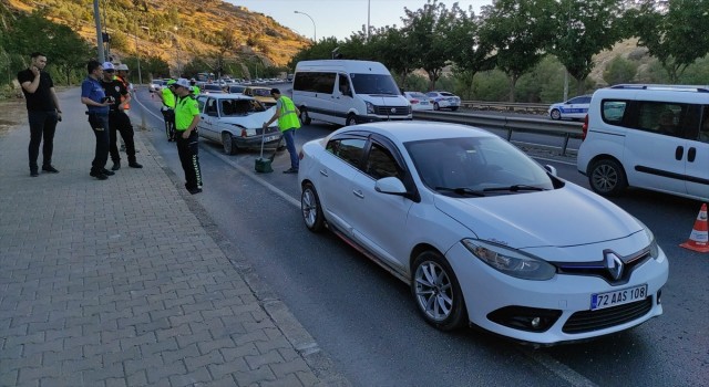 Şanlıurfa’da otomobilin çarptığı sürücü öldü