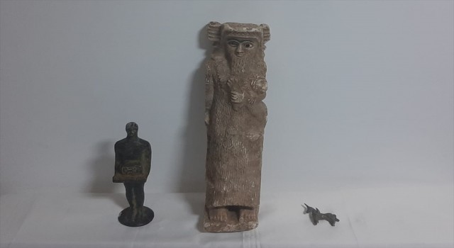 Şanlıurfa'da tarihi heykelleri satmaya çalışan 2 zanlı yakalandı