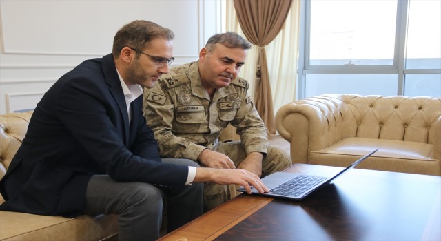 Urfa İl Jandarma Komutanı Avkıran, "Yılın Fotoğrafları" oylamasına katıldı