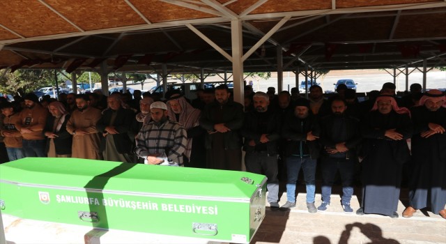 Urfa'da hayatını kaybeden 9 düzensiz göçmenden 8'i toprağa verildi