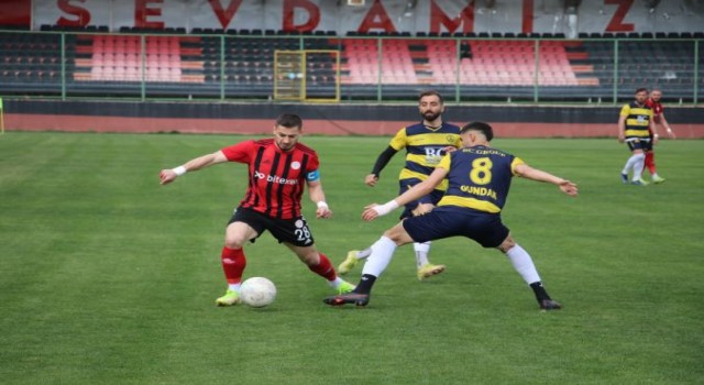 Karaköprüspor’un kaptanı Halil Yılmaz grubun gol kralı oldu