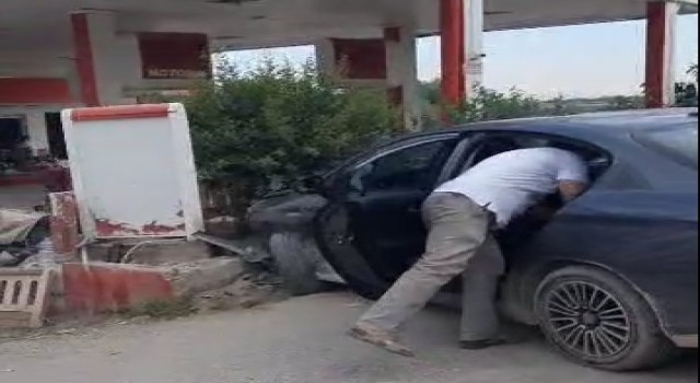 Birecik’te tek taraflı kazada 1’i çocuk 4 kişi yaralandı
