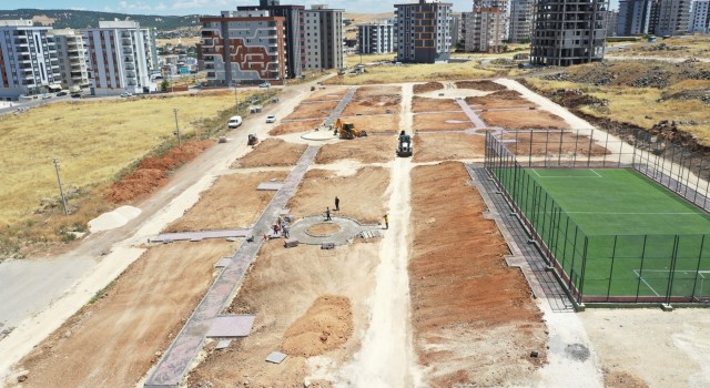 Karaköprü Belediyesi Doğukent Mahallesine yeni park kazandırıyor