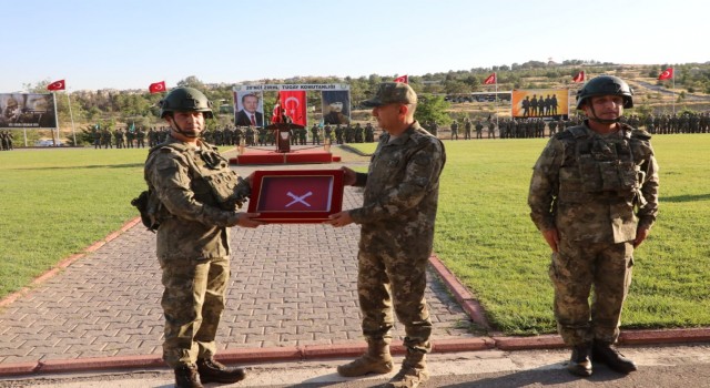 Ayal Komutanlığında Devir Teslim