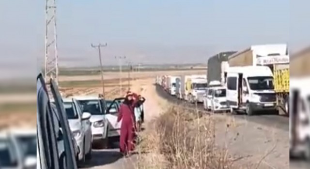 Elektrik kesintisi eylemi! Viranşehir’de yolu kapattılar