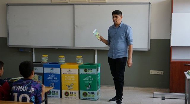 Karaköprü kırsalında çocuklar geri dönüşümü öğreniyor