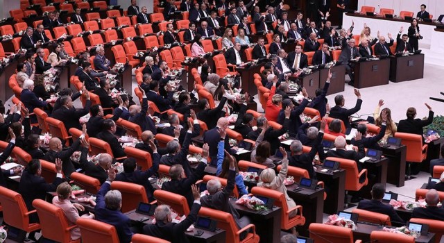 “Mülakatlar kaldırılsın” önerisi AK Parti ve MHP’nin oylarıyla reddedildi