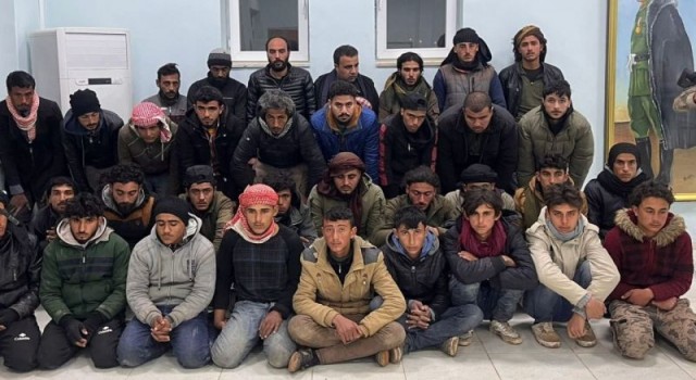 Afyon’da yakalanan Kaçak göçmenler Urfa’ya getirildi