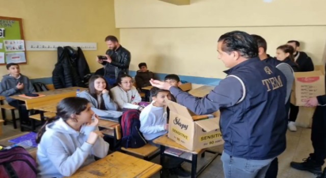 Kırşehir’de toplanan kitaplar Şanlıurfa’da okulda dağıtıldı