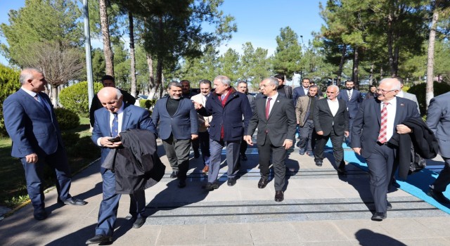 Eski Bakan Hulusi Akar Şanlıurfa’dan ayrıldı