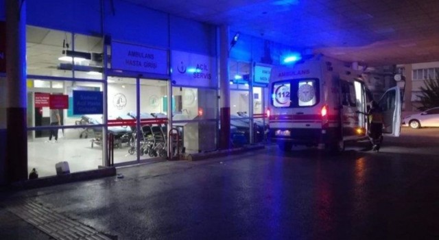 Şanlıurfa’da otomobil tıra çarptı: 2 yaralı