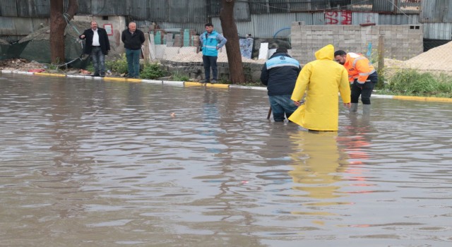 Şanlıurfa’da sağanak yağmur sonrası su baskınları yaşandı