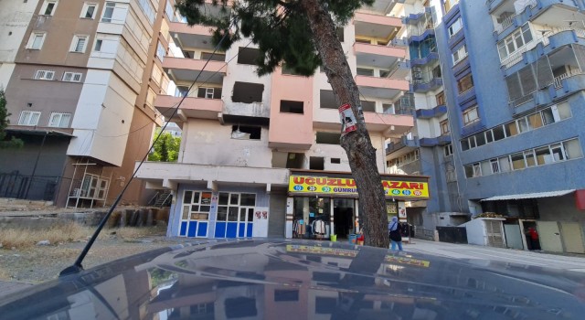 Şanlıurfa’da hasarlı binalar tedirginlik yaratıyor